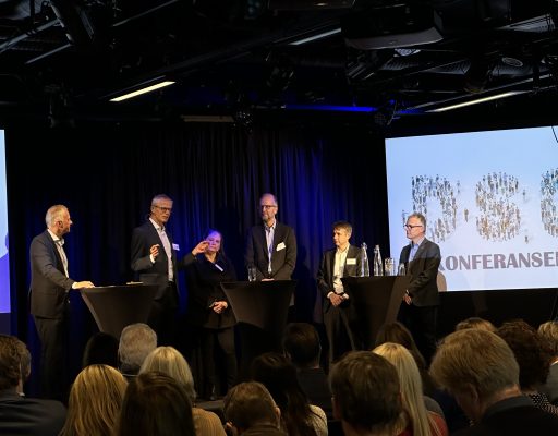 Bilde av DSOP-konferansen og deltakere